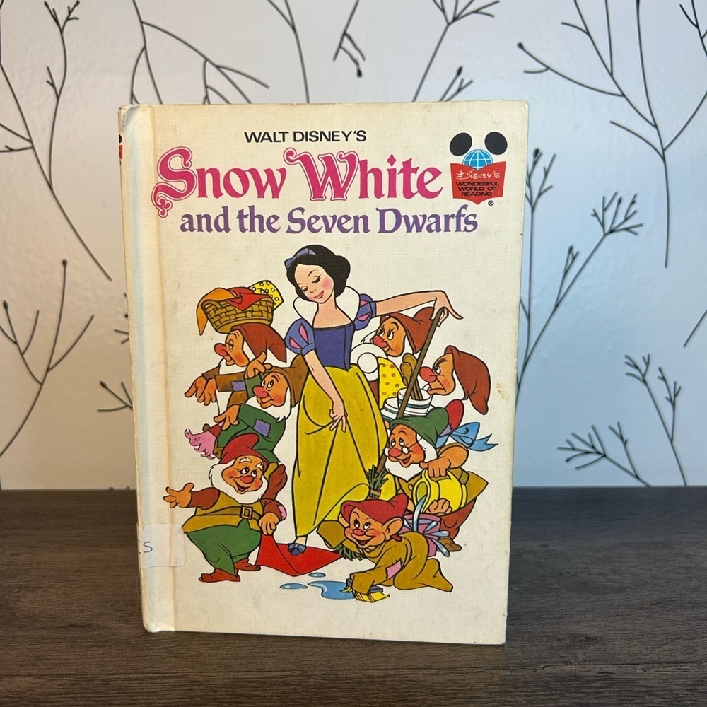 Vintage Disney Snow White and the Seven Dwarfs Book